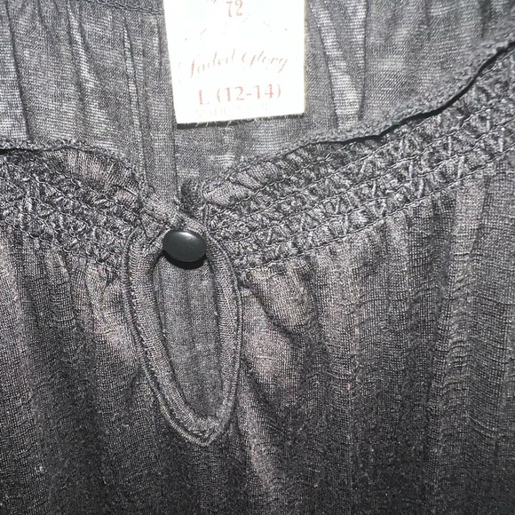 FADED GLORY Black 3/4 length flowy top relaxed fit regular length top - Picture 3 of 6